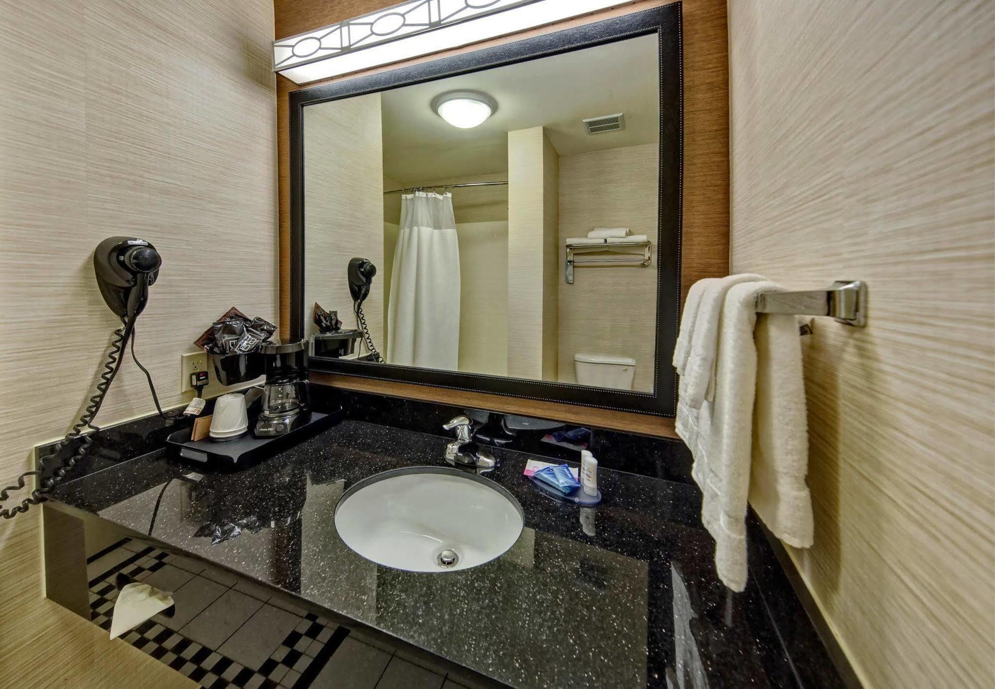Fairfield Inn And Suites By Marriott Oklahoma City Airport Ngoại thất bức ảnh
